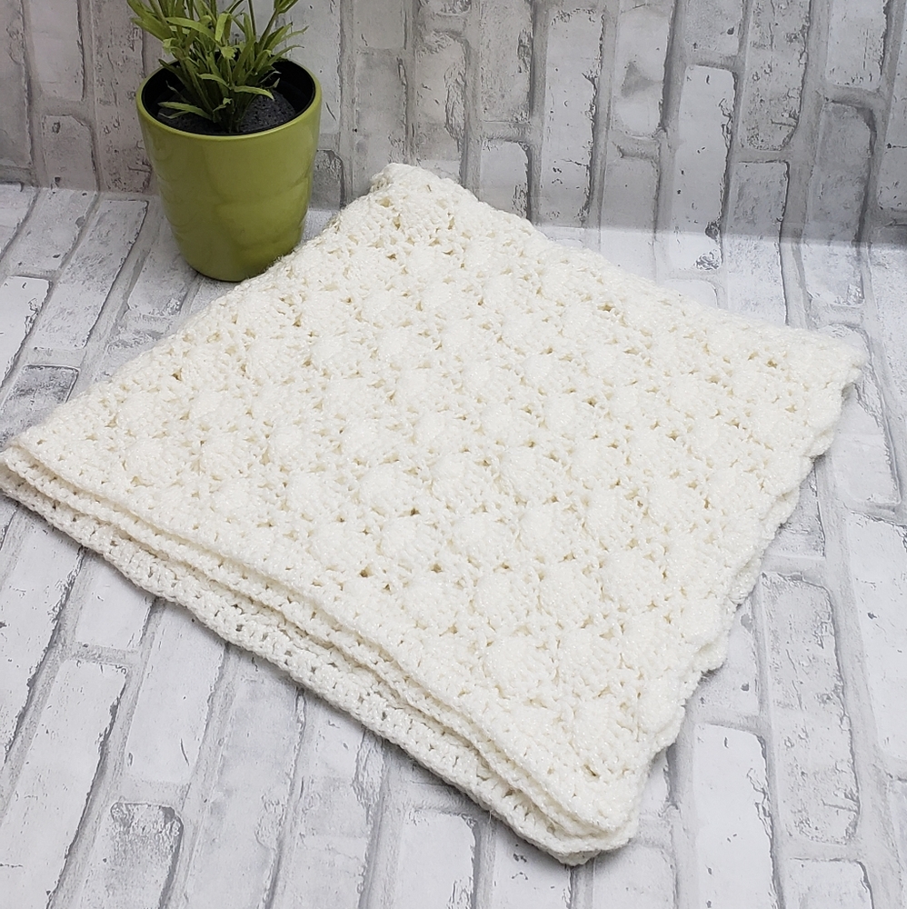 Vintage Pattern Crochet Shell Design Throw